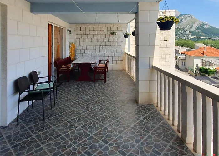 Apartment Lovely In