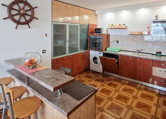 Lovely In Apartment *