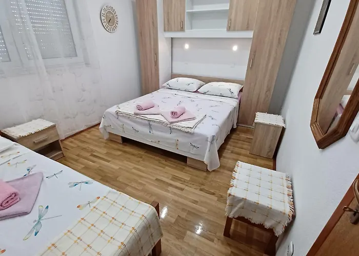 Apartment Lovely In