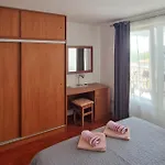 Amazing Apartment In Omis