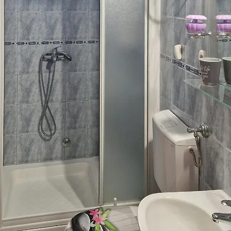 Апартаменти 2 Bedroom Cozy In Оміш